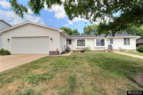 2330-2334 Meadow Dr, Blair, NE 68008