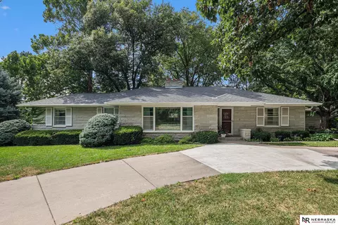 1045 Piedmont Rd, Lincoln, NE 68510