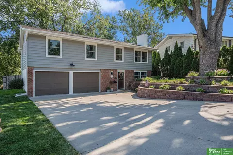 4955 S 87th St, Omaha, NE 68127
