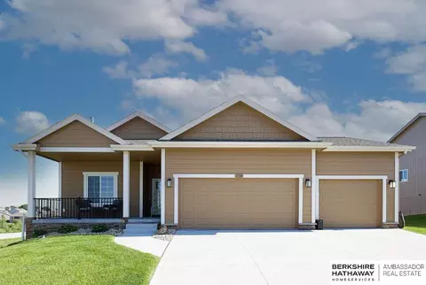 11301 Slayton St, Papillion, NE 68046