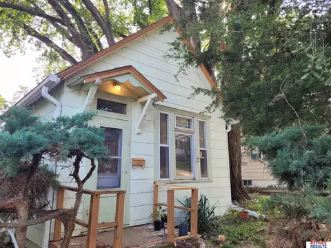 1011 Homer St, Omaha, NE 68107