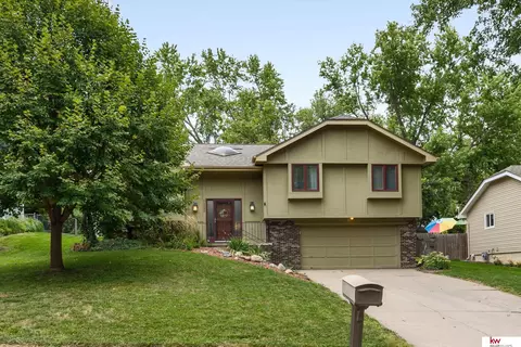 11336 Taylor St, Omaha, NE 68164