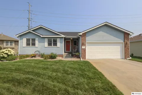 7407 Whitewater Ln, Lincoln, NE 68521