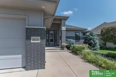 8030 Swallowtail St, Papillion, NE 68046