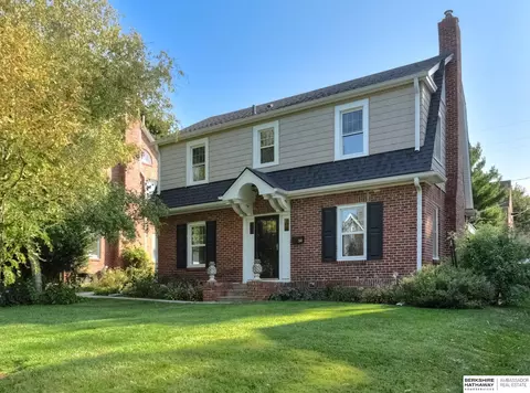 319 S 50th St, Omaha, NE 68132