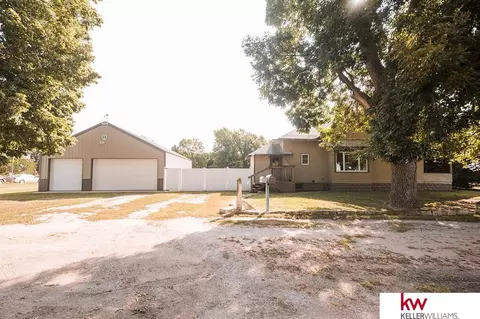502 Pine St, Oak, NE 68964