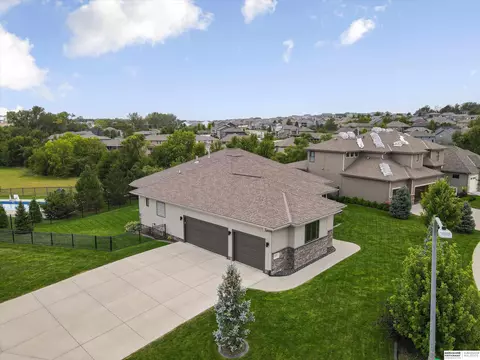 17103 Bondesson St, Bennington, NE 68007 photo 40