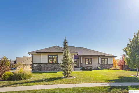 17103 Bondesson St, Bennington, NE 68007