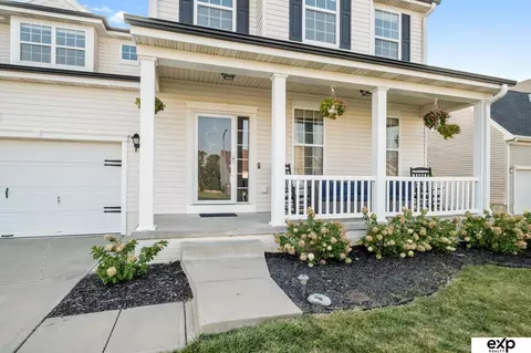 2314 S Mineral Dr, Papillion, NE 68046