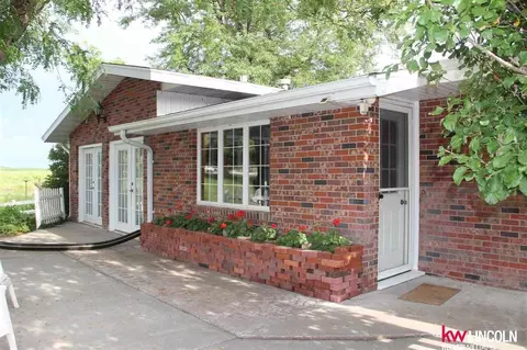 1011 10th St, Henderson, NE 68371