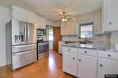 2065 Austin Ln, Fremont, NE 68025