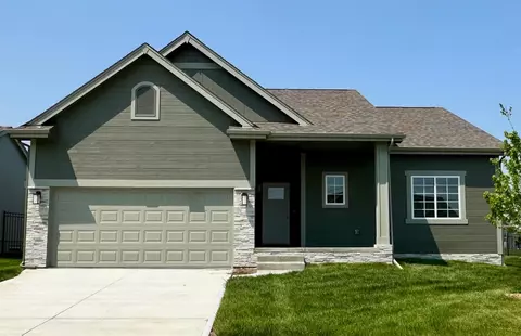 7768 N 112 St, Omaha, NE 68142