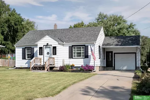 406 Elm St, Yutan, NE 68073