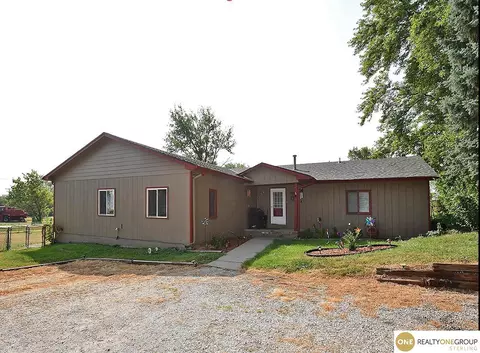 215 E Campbell St, Murray, NE 68409