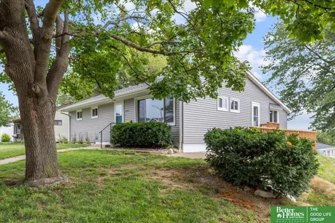 3009 S 38 St, Omaha, NE 68105