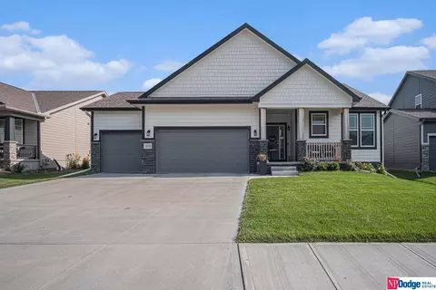 20519 Howe St, Omaha, NE 68022