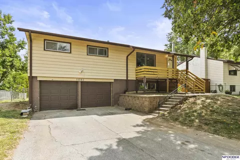 11051 Oakbrook Dr, Omaha, NE 68154