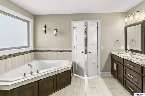 17008 Clay St, Bennington, NE 68007 photo 23