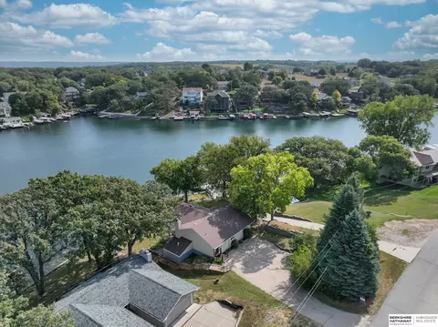 2319 Dodge Ct, Plattsmouth, NE 68048