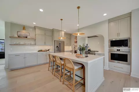 21219 Joseph St, Elkhorn, NE 68022