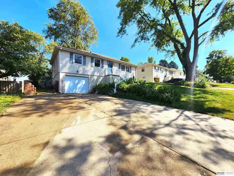 6609 S 83rd Ave, Ralston, NE 68127