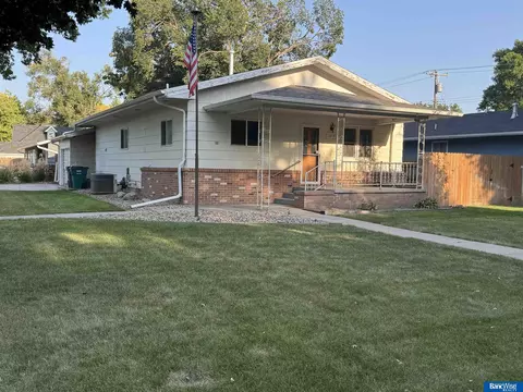 1218 3rd St, Aurora, NE 68818