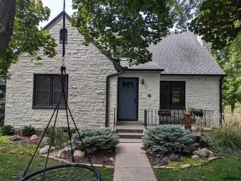3505 S 17th St, Lincoln, NE 68502