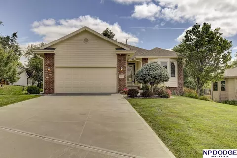 14527 Washington Cir, Omaha, NE 68137