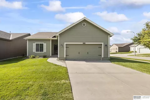 14085 Whitmore Cir, Omaha, NE 68142
