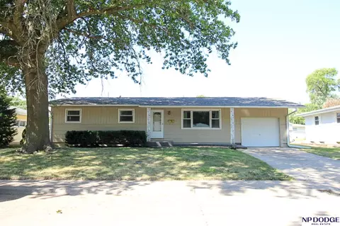 1715 N 18th St, Beatrice, NE 68310