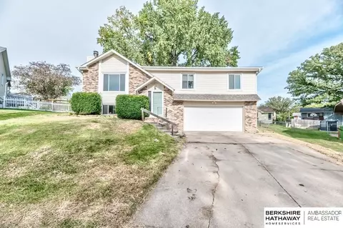12706 Ridgeview Cir, Bellevue, NE 68123