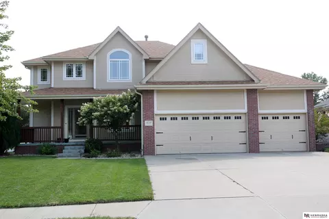 9235 Park View Blvd, La Vista, NE 68128