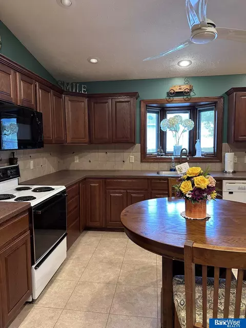 638 N 3rd St, Hampton, NE 68843 photo 24