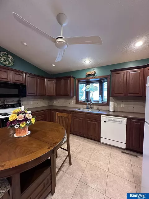 638 N 3rd St, Hampton, NE 68843 photo 26
