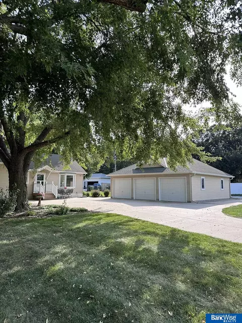 638 N 3rd St, Hampton, NE 68843 photo 4
