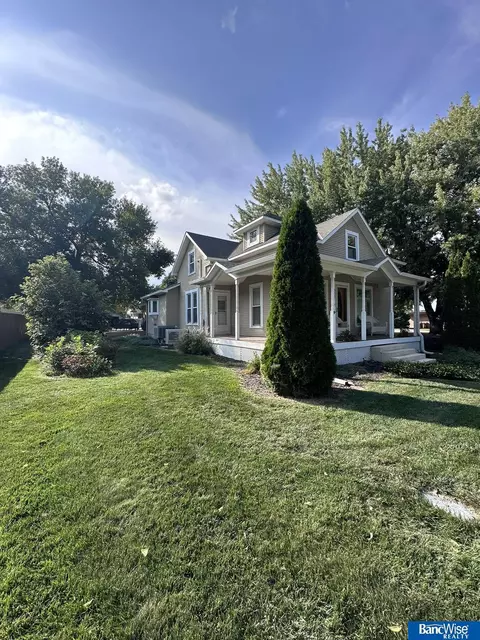 638 N 3rd St, Hampton, NE 68843 photo 3