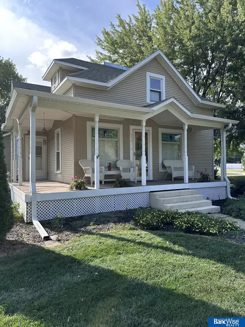 638 N 3rd St, Hampton, NE 68843