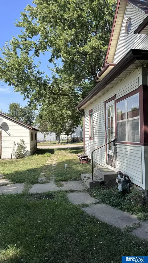 438 3rd St, Hampton, NE 68843 photo 4