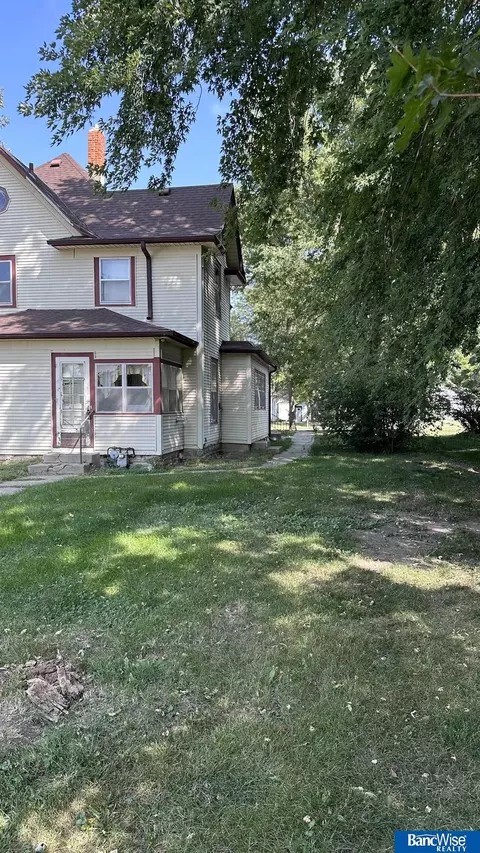 438 3rd St, Hampton, NE 68843 photo 2