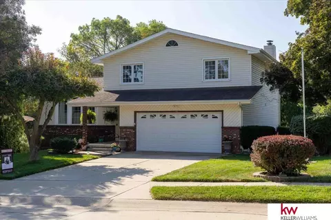 3117 Tammy St, Bellevue, NE 68123