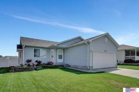 2344 NW 46th St, Lincoln, NE 68528