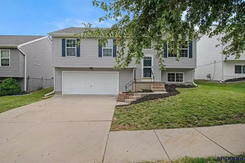 14467 Leeman St, Bennington, NE 68007