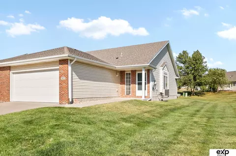 1833 N 176 Ct, Omaha, NE 68118