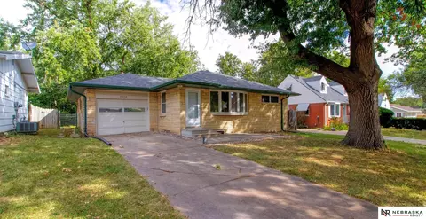 5230 Wilshire Blvd, Lincoln, NE 68504