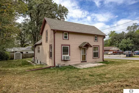 301 Eldora Ave, Weeping Water, NE 68463 photo 2