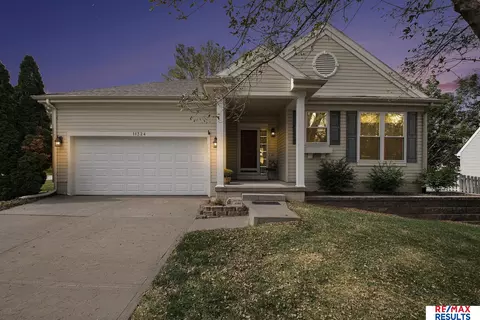 11324 S 200th Ave, Gretna, NE 68028