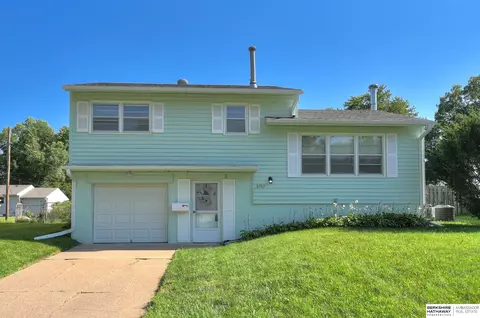 6703 Laurel Ave, Omaha, NE 68104