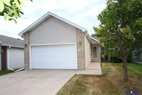 6110 S 81st St, Lincoln, NE 68516