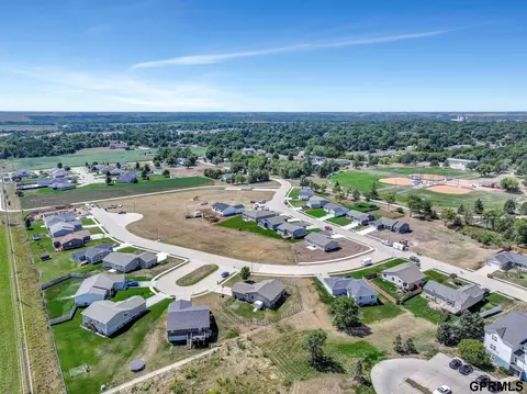 802 Sunridge Dr, Beatrice, NE 68310 photo 57