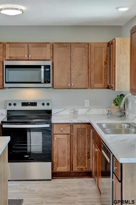 802 Sunridge Dr, Beatrice, NE 68310 photo 22